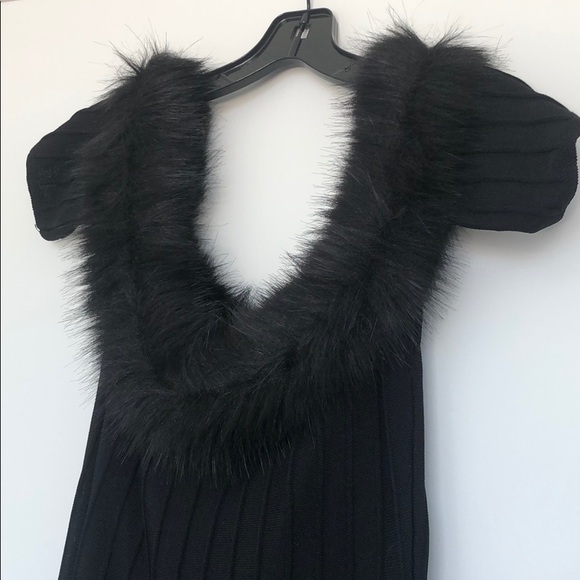 For love & lemons off the shoulder fur trim mini - Picture 3 of 4